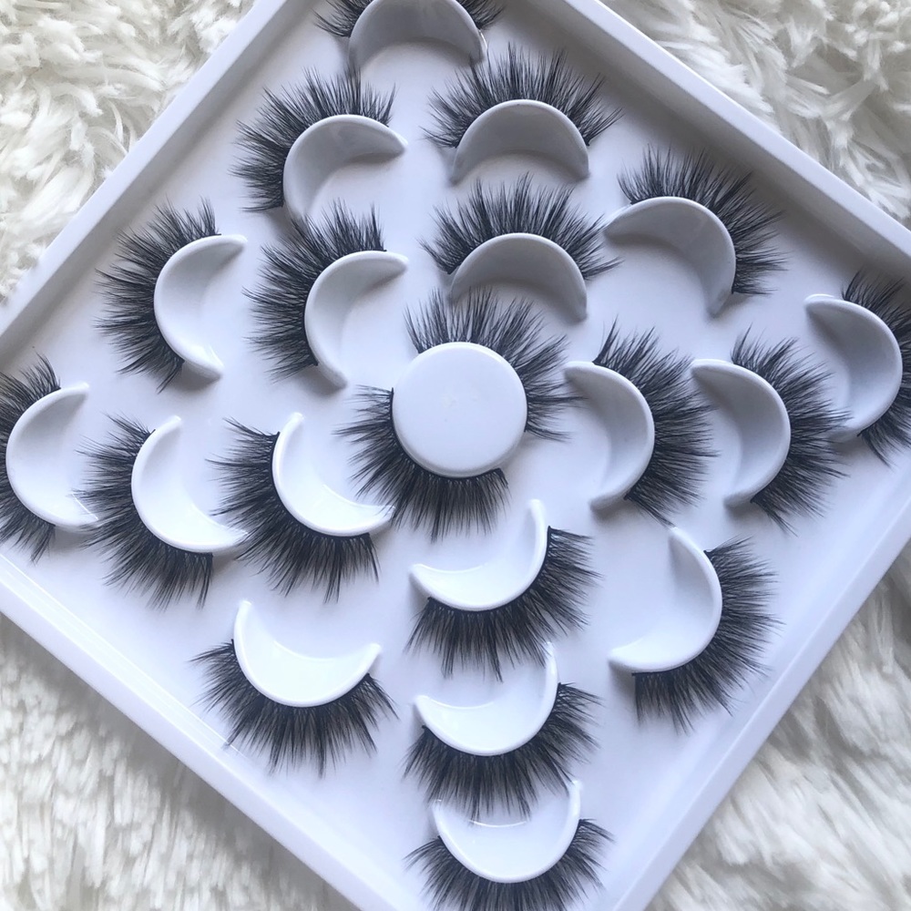 10 Pairs of Lashes